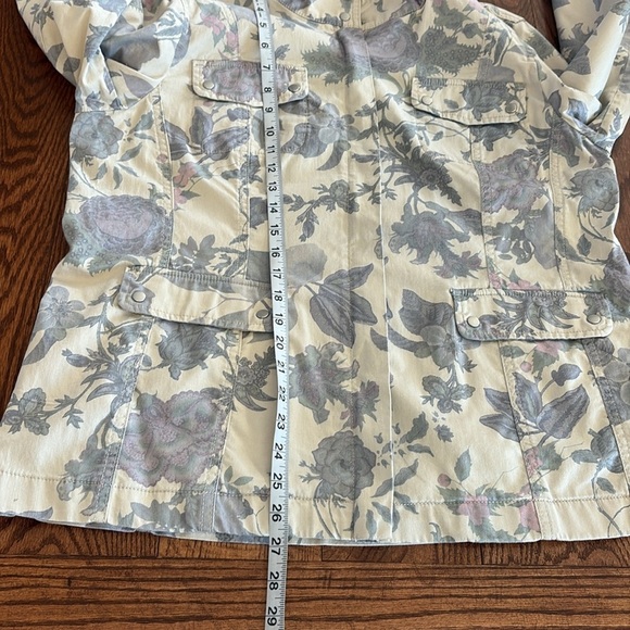 Chico's Floral feminine utility twill Jacket denim style light khaki purple Lrg - Picture 15 of 17